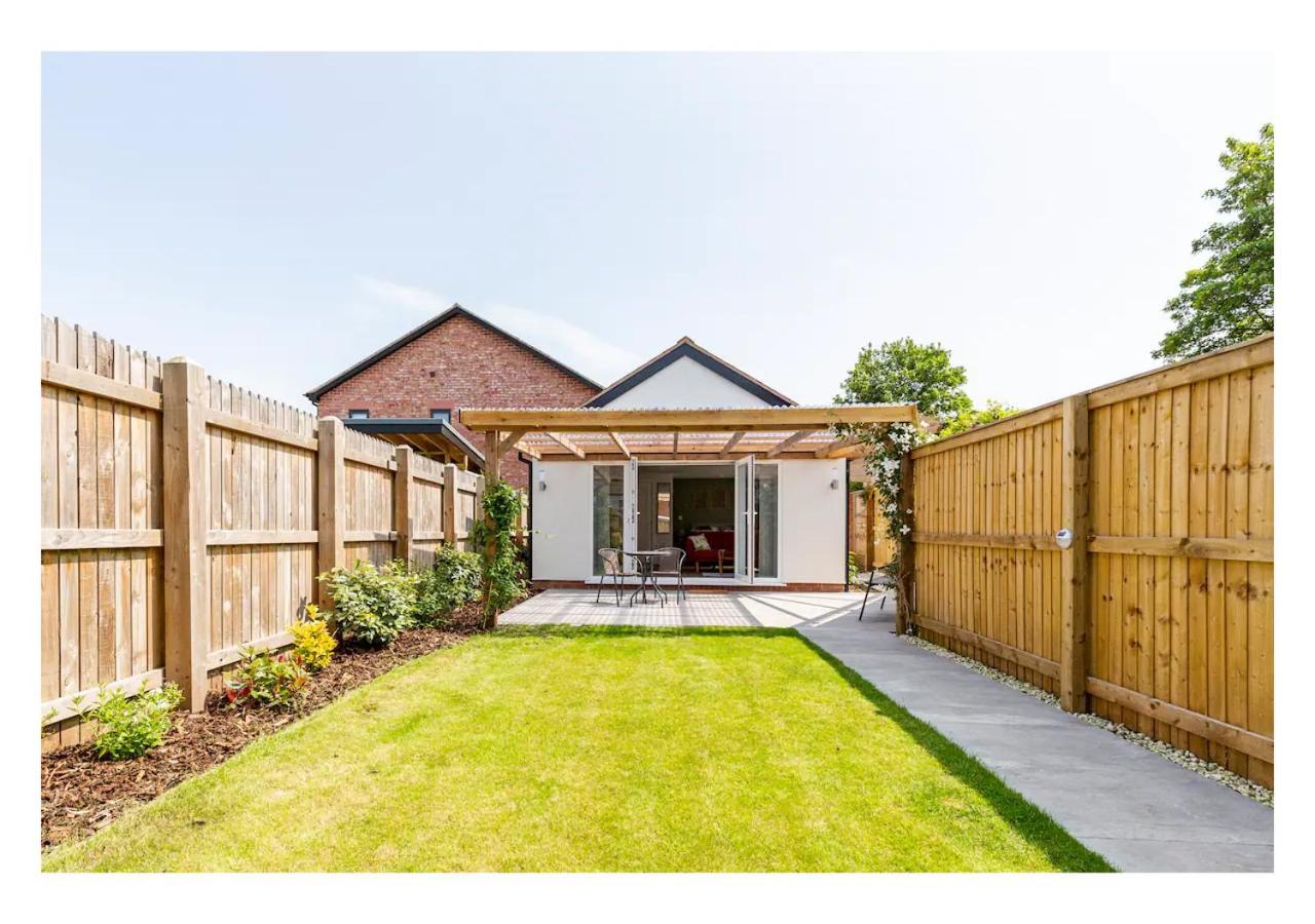 Charming Chester Studio With Private Garden & Free Parking Eksteriør bilde