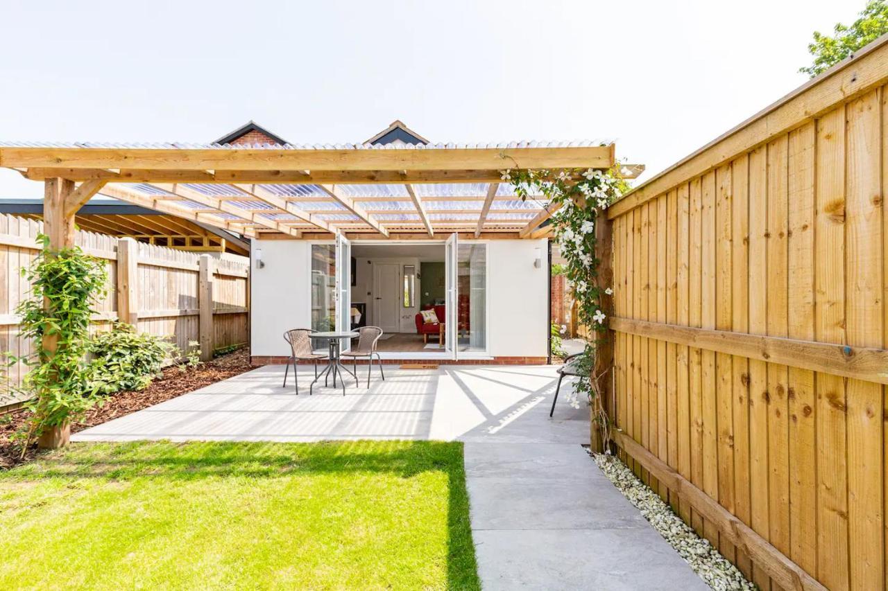 Charming Chester Studio With Private Garden & Free Parking Eksteriør bilde