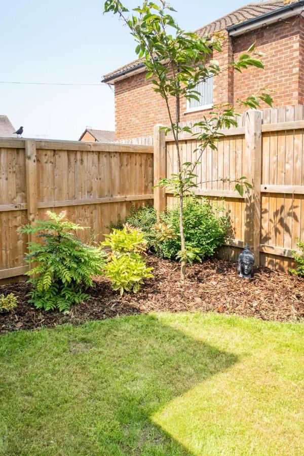 Charming Chester Studio With Private Garden & Free Parking Eksteriør bilde