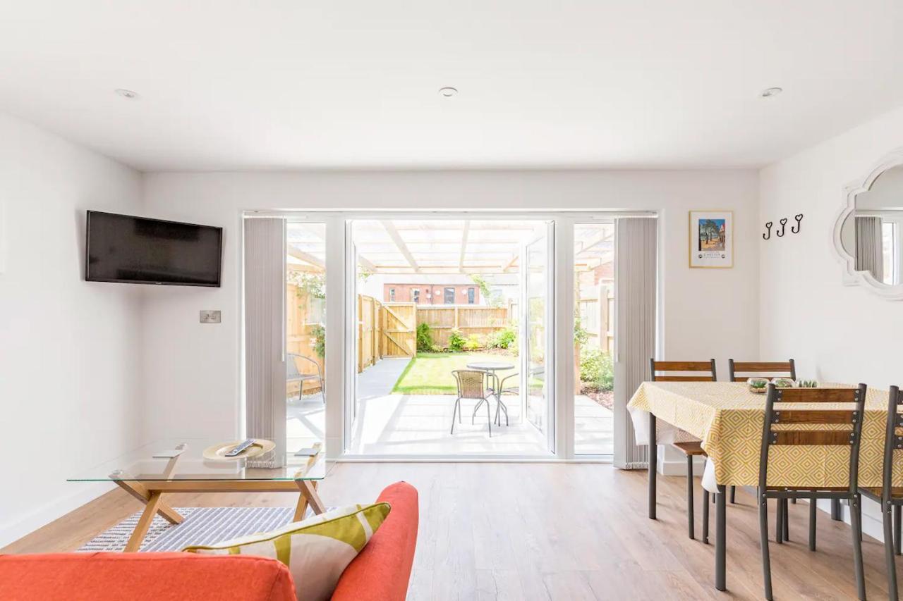 Charming Chester Studio With Private Garden & Free Parking Eksteriør bilde